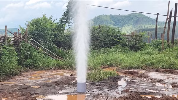 Giếng khoan cạn bỗng “phụt” thành cột nước, nghi do ảnh hưởng động đất
