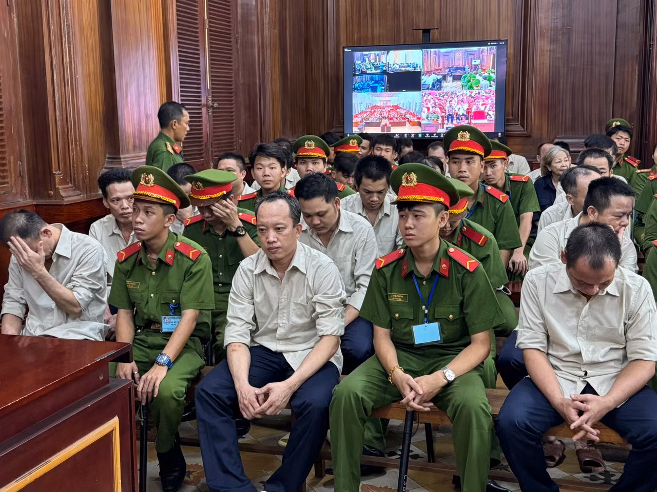 Chuyện “đi 2 hàng” nhận hối lộ diễn ra tại 2 trung tâm đăng kiểm tư nhân 50-10D và 50-14D -0