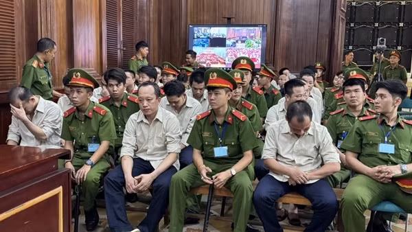 Chuyện “đi 2 hàng” nhận hối lộ diễn ra tại trung tâm đăng kiểm 50-10D và 50-14D