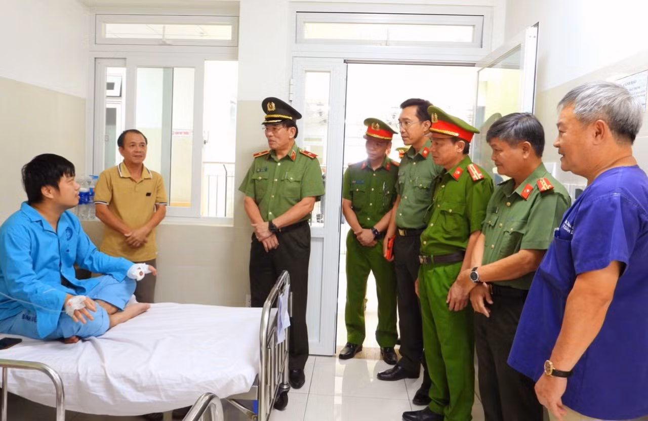 Bắt giữ đối tượng vào nhà thờ gây rối và dùng dao đâm 2 cán bộ Công an -0