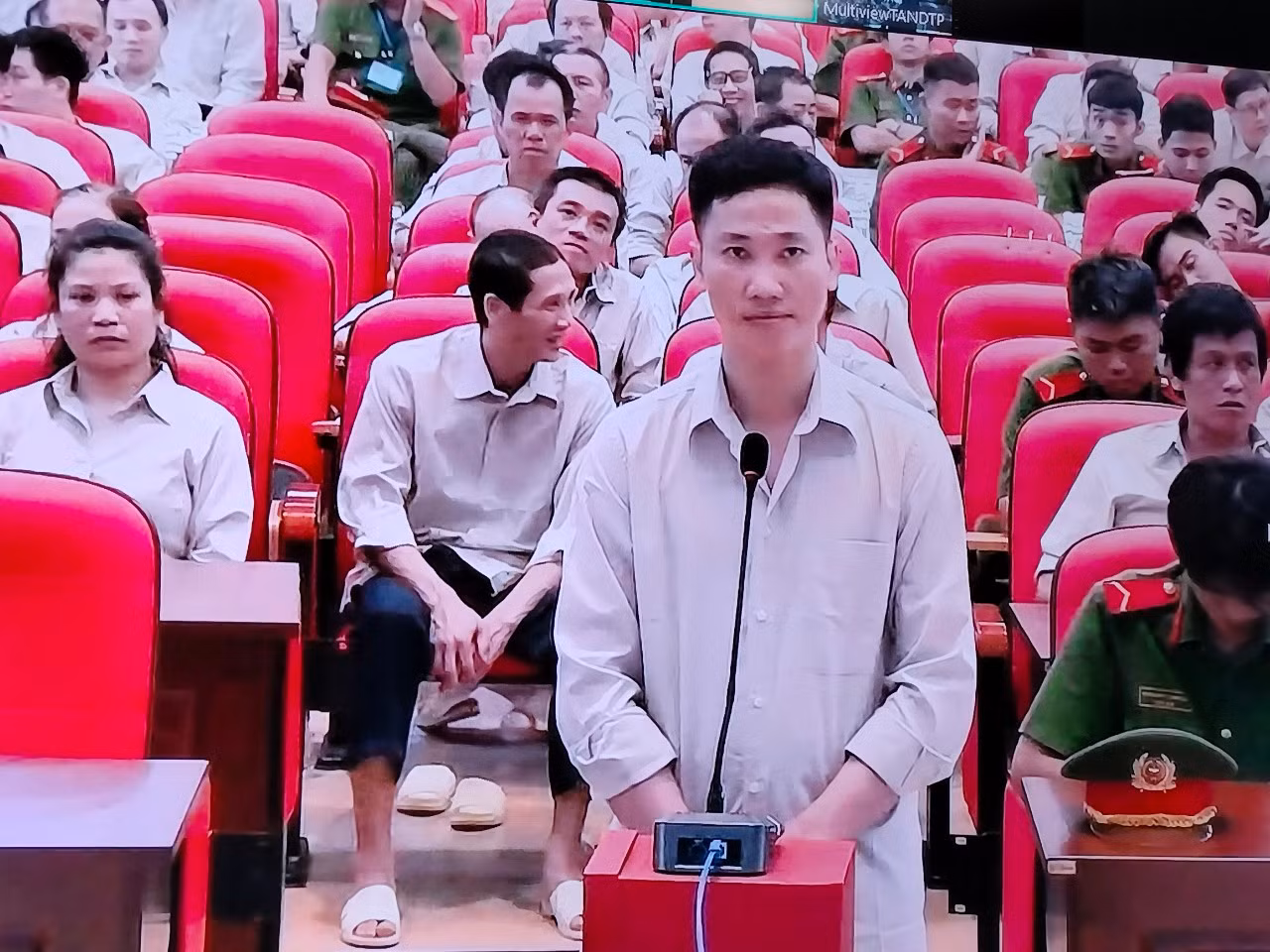 Chuyện “đi 2 hàng” nhận hối lộ diễn ra tại 2 trung tâm đăng kiểm tư nhân 50-10D và 50-14D -0