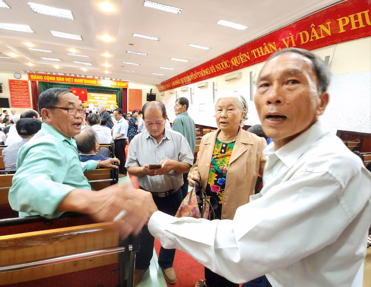 Gặp mặt kỷ niệm 60 năm Ngày thành lập Ban An ninh Đặc khu Quảng Đà -0