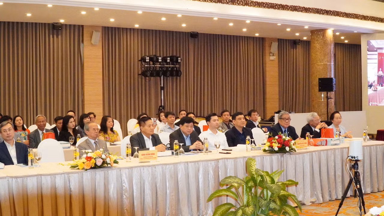 Làm rõ hệ giá trị quốc gia, hệ giá trị văn hóa, hệ giá trị gia đình và chuẩn mực con người Việt Nam trong thời kỳ mới -0