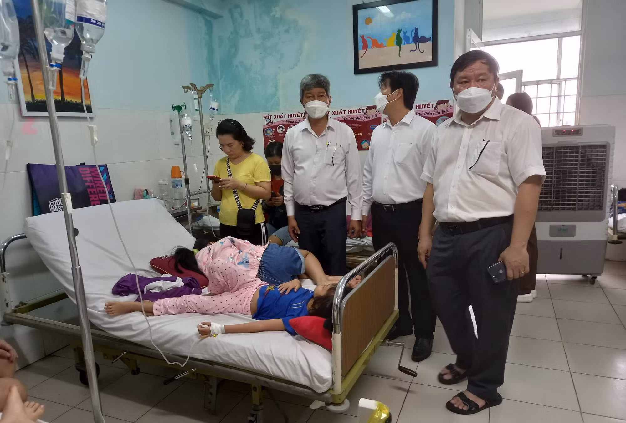 Vụ 600 học sinh ở Nha Trang ngộ độc thực phẩm : Một trường hợp tử vong -0