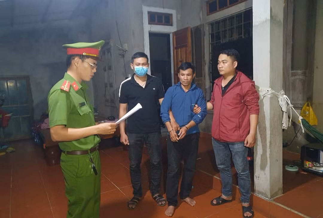 Triệt phá đường dây chuyên vận chuyển, mua bán trái phép vật liệu nổ -0