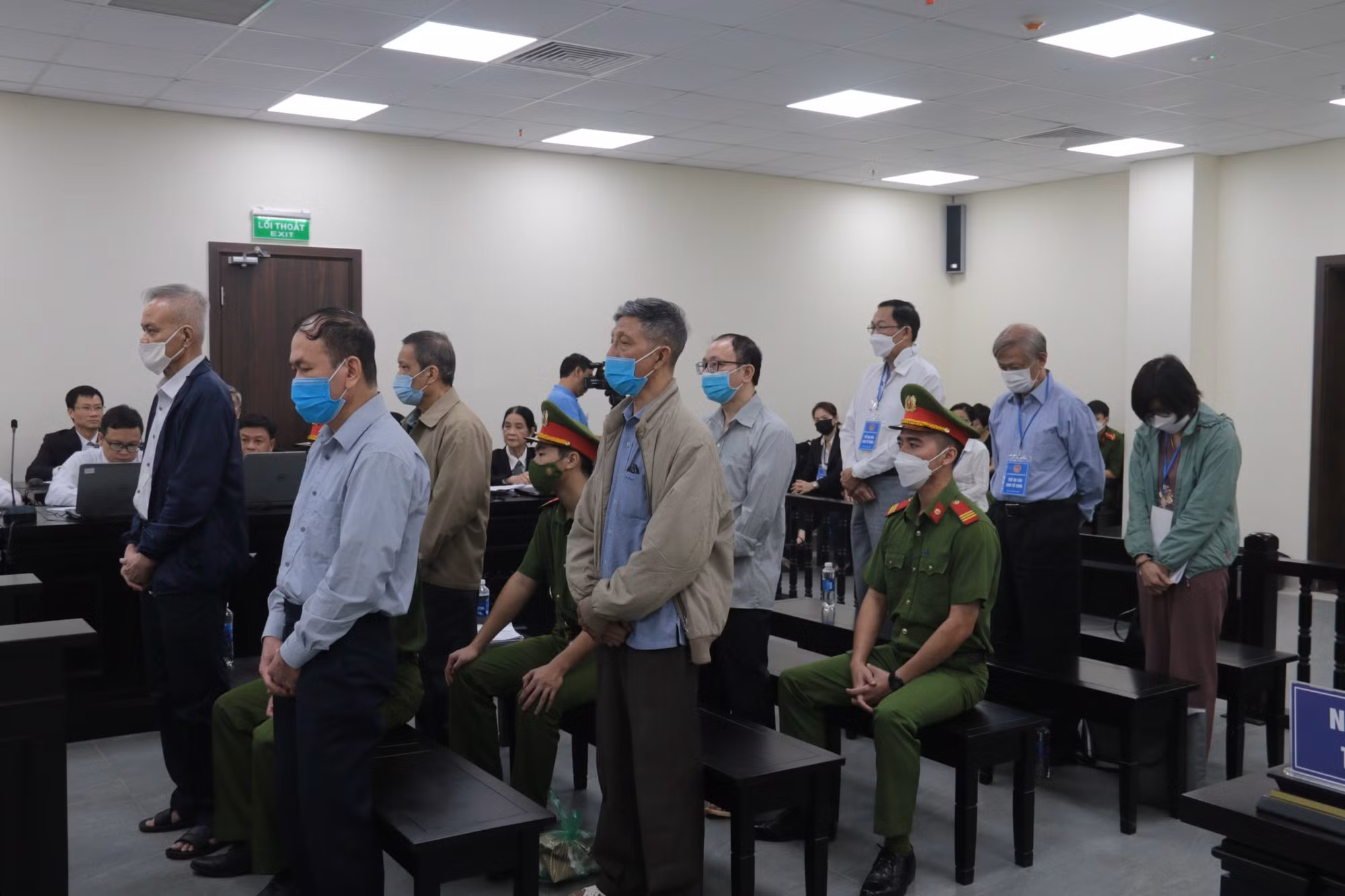 Cựu Thứ trưởng Cao Minh Quang bị tuyên phạt 30 tháng tù treo -0