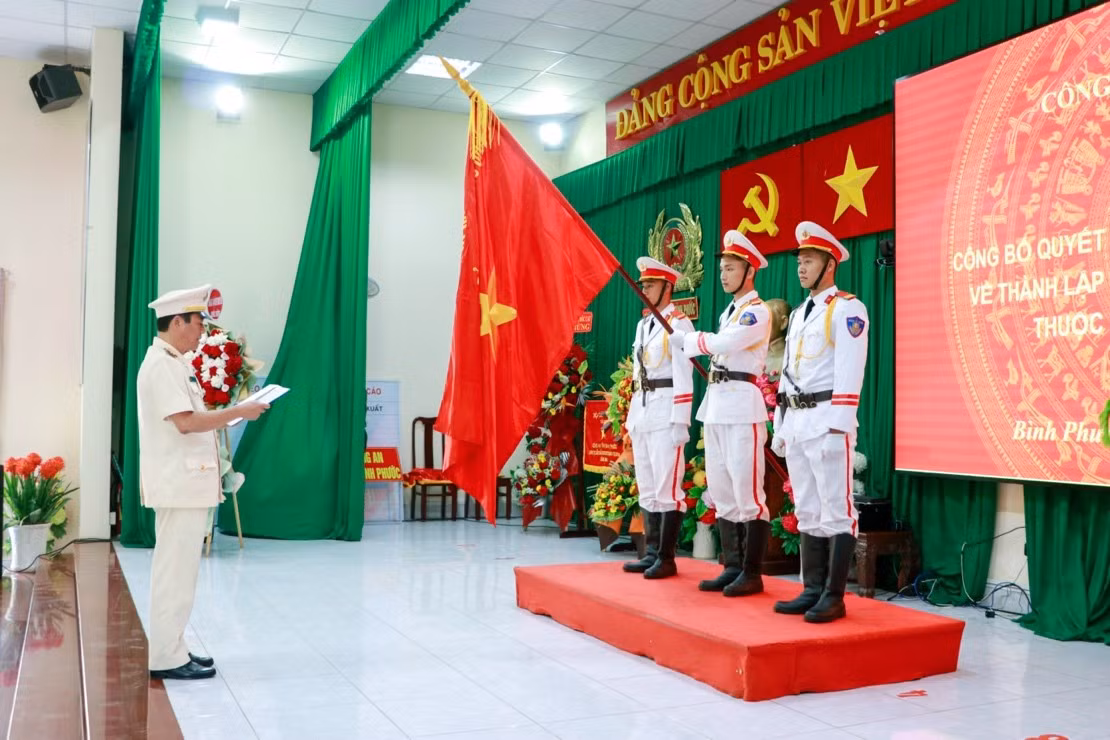 Bình Phước công bố quyết định thành lập Phòng Quản lý xuất nhập cảnh -0