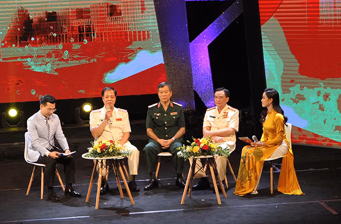 “Cảnh vệ CAND – 70 mùa hoa chiến công” -0
