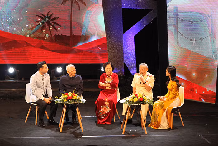 “Cảnh vệ CAND – 70 mùa hoa chiến công” -0