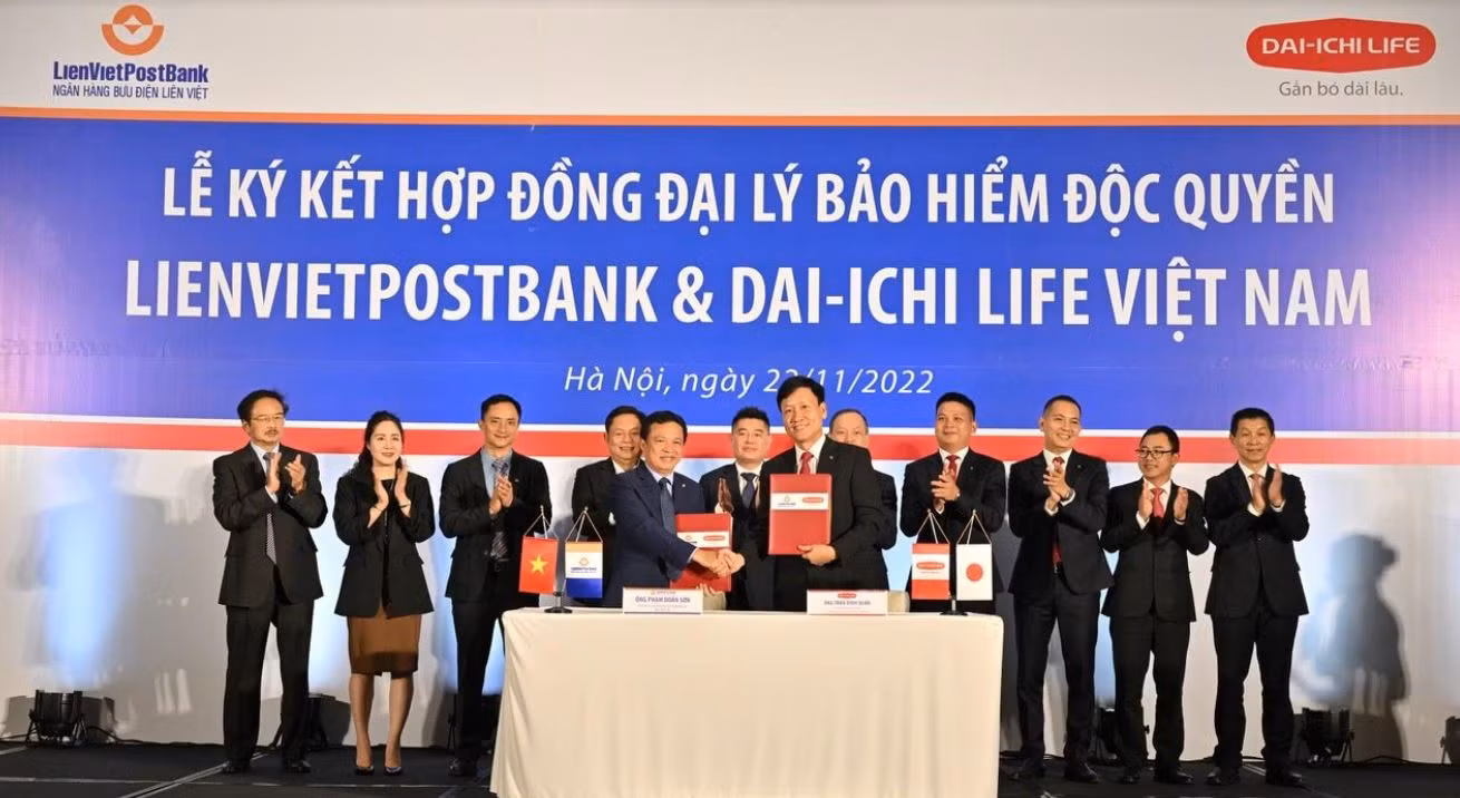 Thương vụ nghìn tỷ tiếp tục khuấy động thị trường bancassurance -0