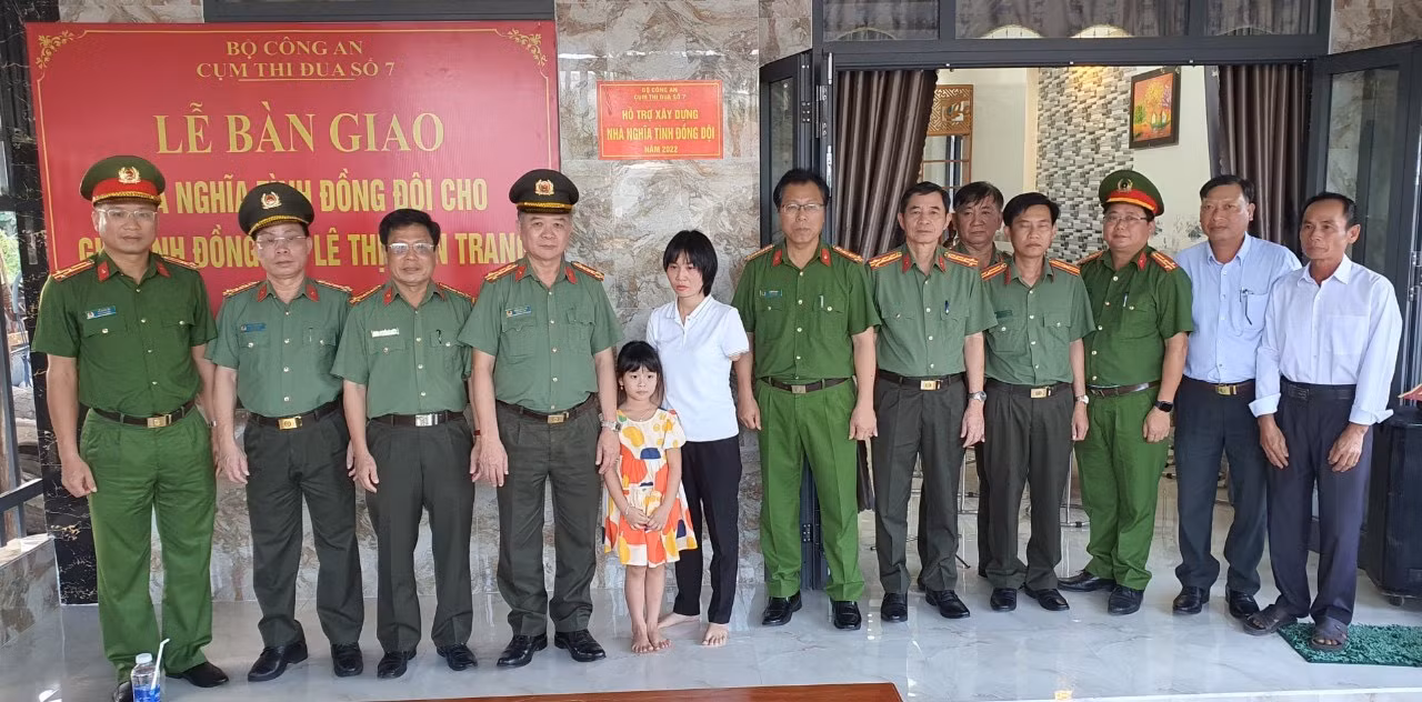 Cụm thi đua số 7 trao nhà nghĩa tình đồng đội -0