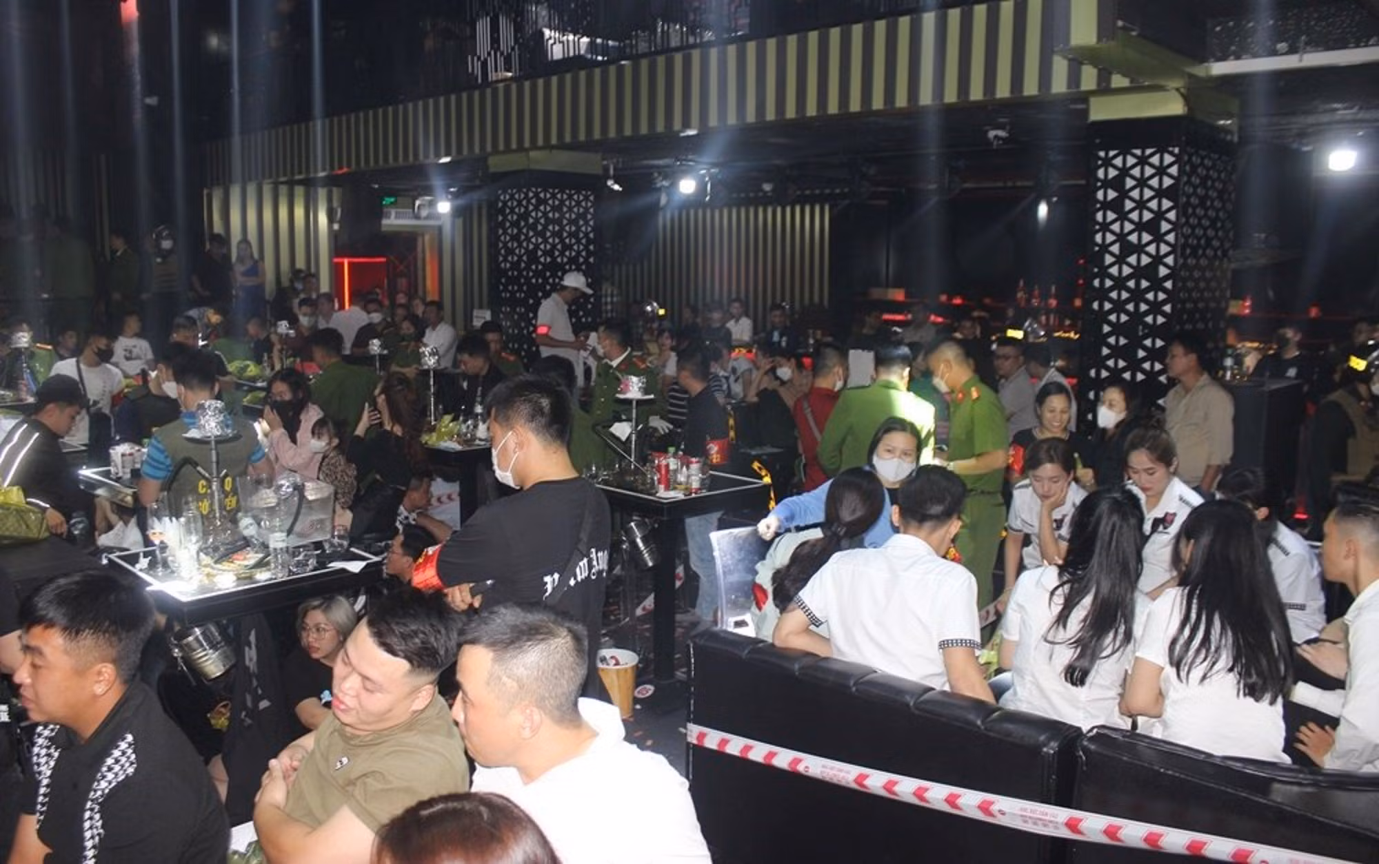 Xem xét thu hồi giấy phép hoạt động của vũ trường lớn nhất đất Cảng -0