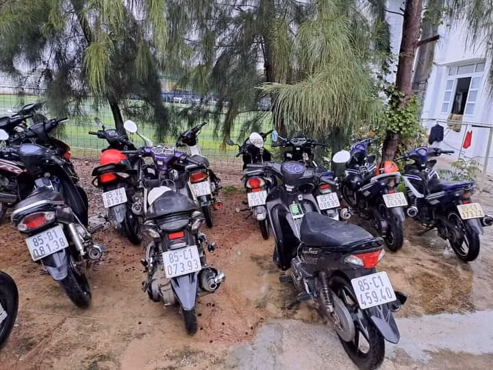 Bắt quả tang 11 đối tượng tụ tập đánh bạc trong quán cà phê -0
