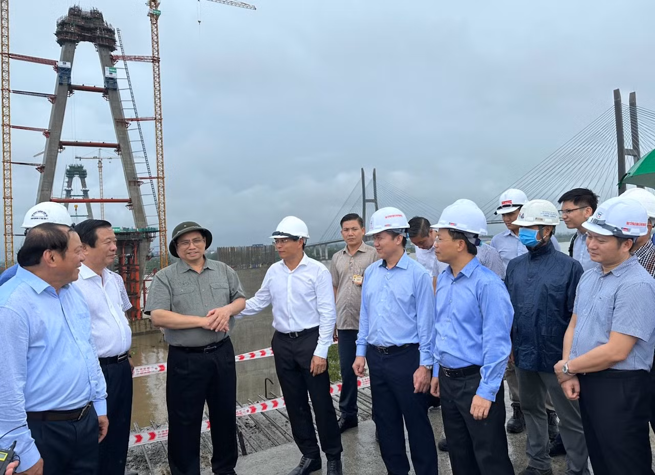 Thủ tướng Phạm Minh Chính kiểm tra dự án cầu Mỹ Thuận 2 và cao tốc Mỹ Thuận - Cần Thơ -0