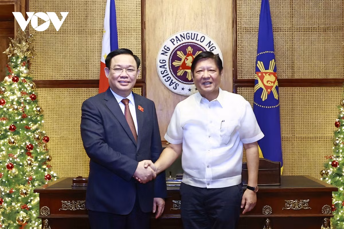 Chủ tịch Quốc hội Vương Đình Huệ hội kiến Tổng thống Philippines -0