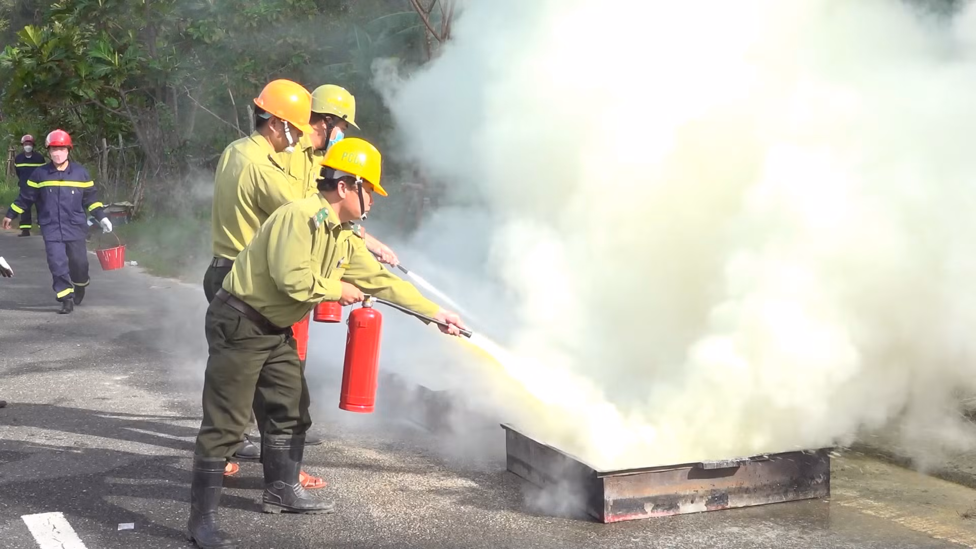 Thực tập phương án chữa cháy rừng tại bán đảo Sơn Trà (Đà Nẵng) -0