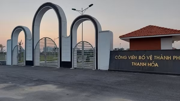 Công viên 40 tỷ đồng vừa đưa vào sử dụng đã hư hỏng nghiêm trọng