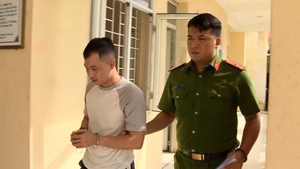 Triệt phá đường dây làm giấy tờ giả
