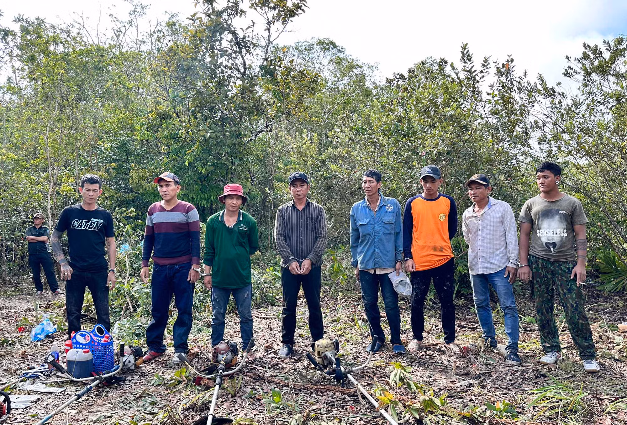 Liên tiếp bắt 2 vụ phá rừng ở Phú Quốc -0