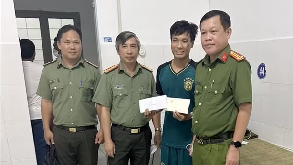Trung úy Cảnh sát bị thương khi bắt tội phạm ma túy