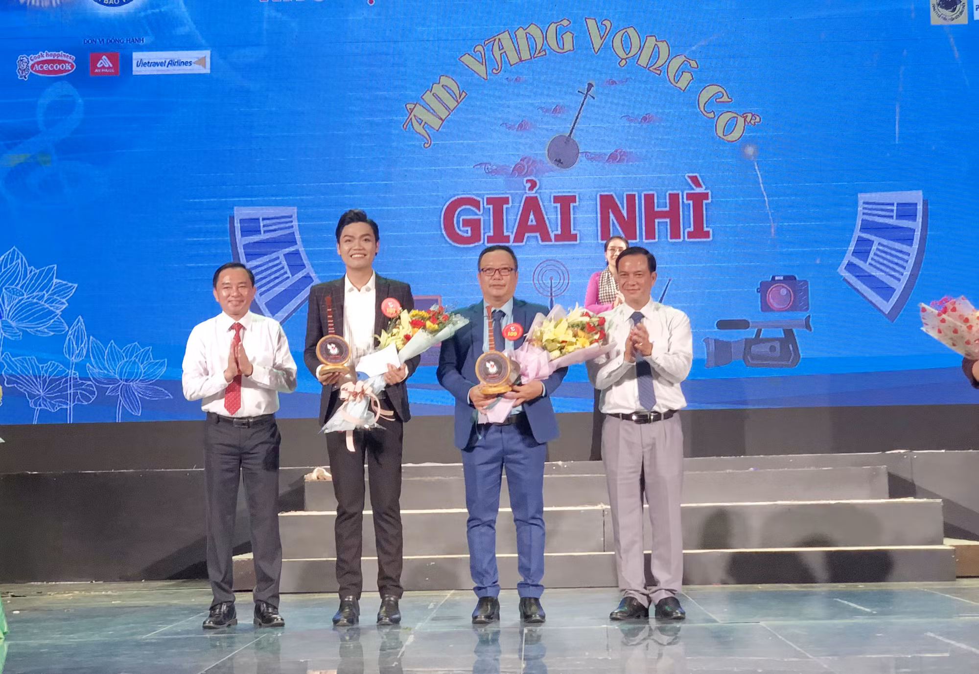 Chung kết cuộc thi “Tiếng hát người làm báo” -1
