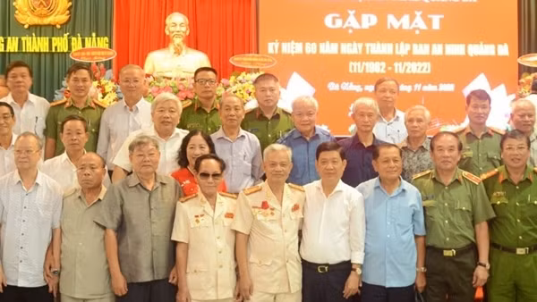Gặp mặt kỷ niệm 60 năm Ngày thành lập Ban An ninh Đặc khu Quảng Đà
