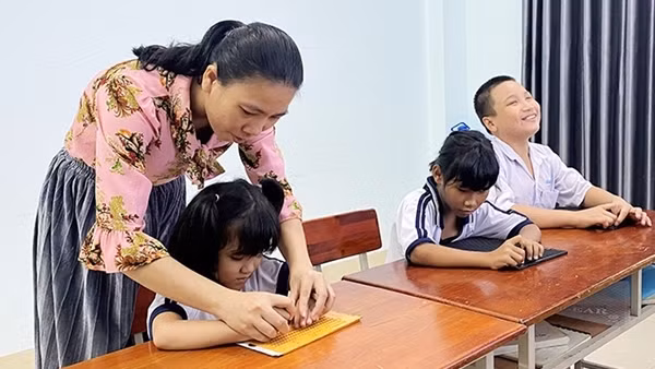 Lặng thầm gieo ước mơ cho trẻ em khuyết tật