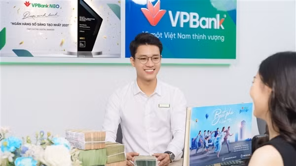 Lãi suất tiết kiệm tăng mạnh, gửi tiền ngân hàng nào an toàn và có lợi nhất?