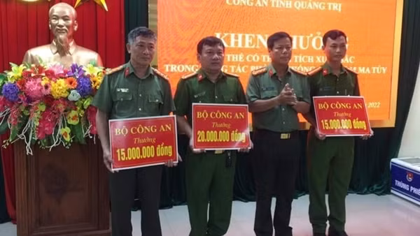 Bộ Công an khen thưởng thành tích thu giữ 30kg ketamin và 12.150 viên ma túy