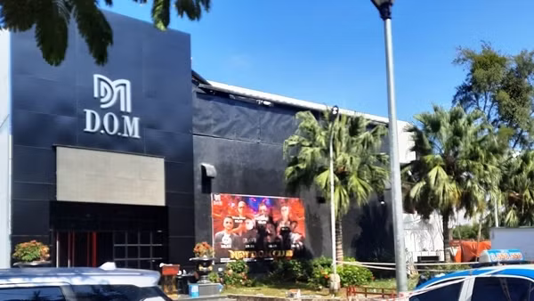 Vụ đột kích vũ trường lớn nhất đất Cảng: Bị đình chỉ vẫn cố tình hoạt động