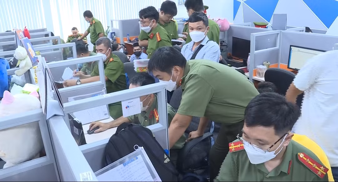 Bắt giữ, khởi tố 13 nhân viên một công ty tài chính tội “Vu khống” -0