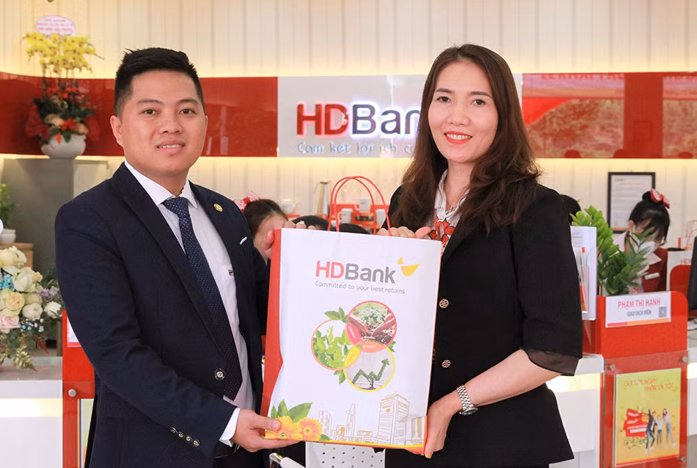 Ngược lên vùng cao, HDBank đẩy mạnh nâng cấp hạ tầng tài chính Đắk Nông -0