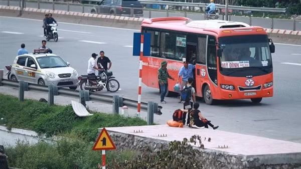 Tăng cường áp dụng công nghệ để xử lý “xe dù, bến cóc”