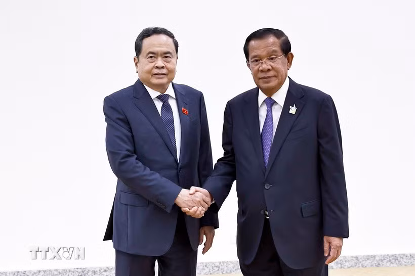 Chủ tịch Quốc hội: Việt Nam ưu tiên củng cố, tăng cường quan hệ với Campuchia -0