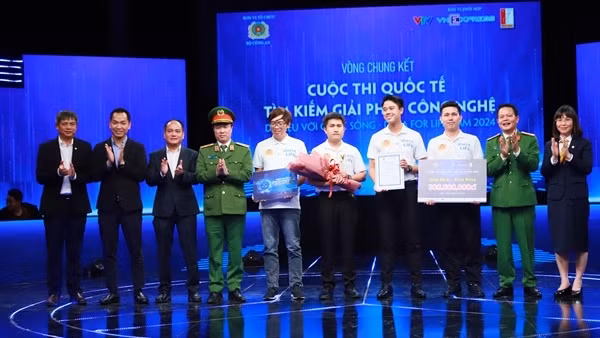 Trao giải cuộc thi quốc tế Dữ liệu với cuộc sống - Data for life 2024