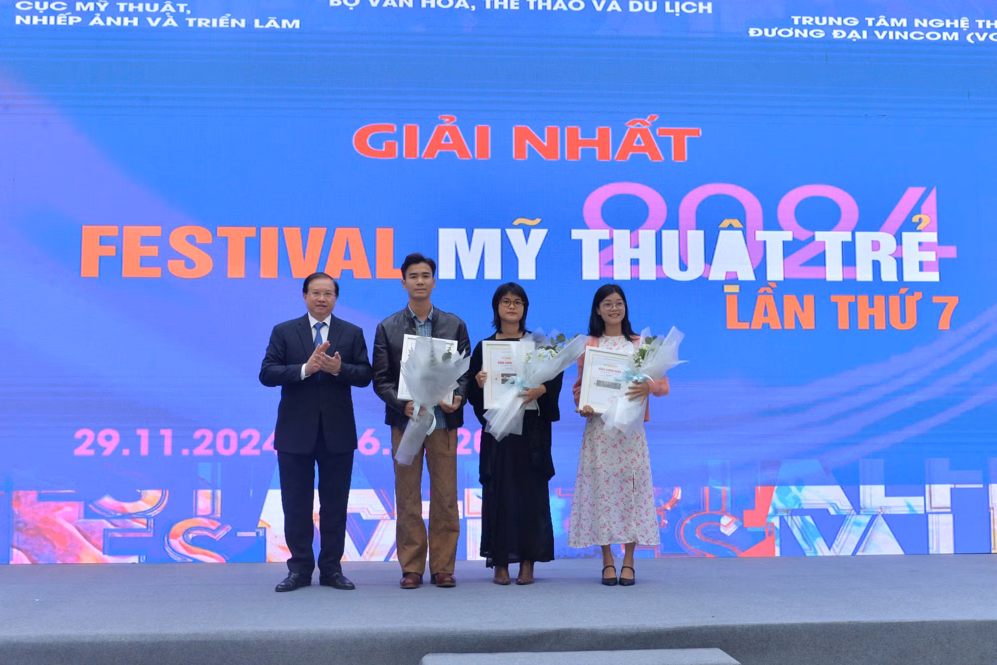 Trao giải và triển lãm Festival mỹ thuật trẻ lần thứ 7 năm 2024 -0