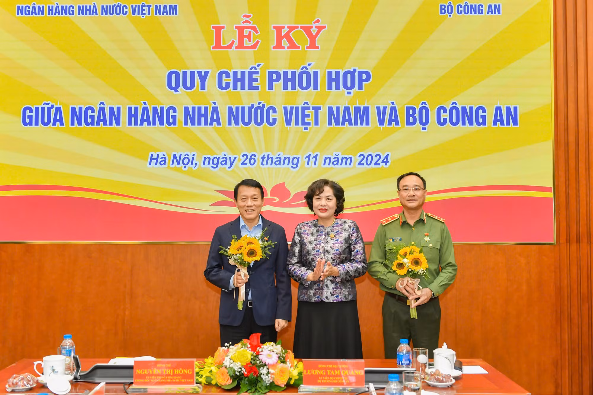 Bộ Công an và Ngân hàng Nhà nước ký quy chế phối hợp trong công tác bảo đảm an ninh, trật tự và lĩnh vực tiền tệ, ngân hàng. -0