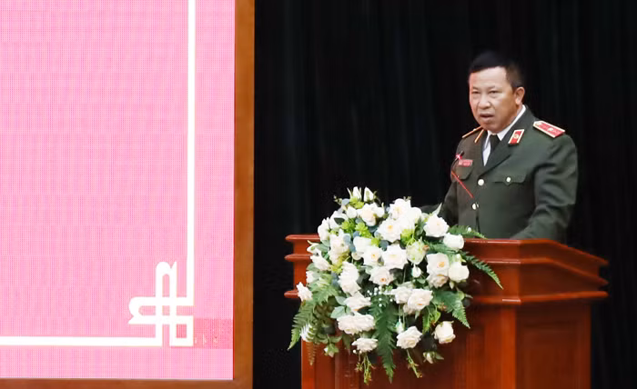 Chỉ sau 1 ngày phẫu thuật, ông T. đã có thể tập đi lại.&nbsp; -1
