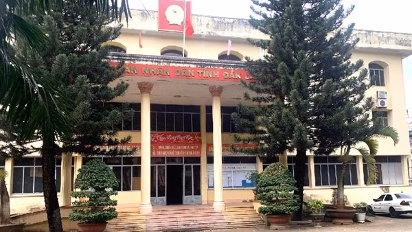 Tạm giữ 2 cán bộ TAND tỉnh Đắk Lắk