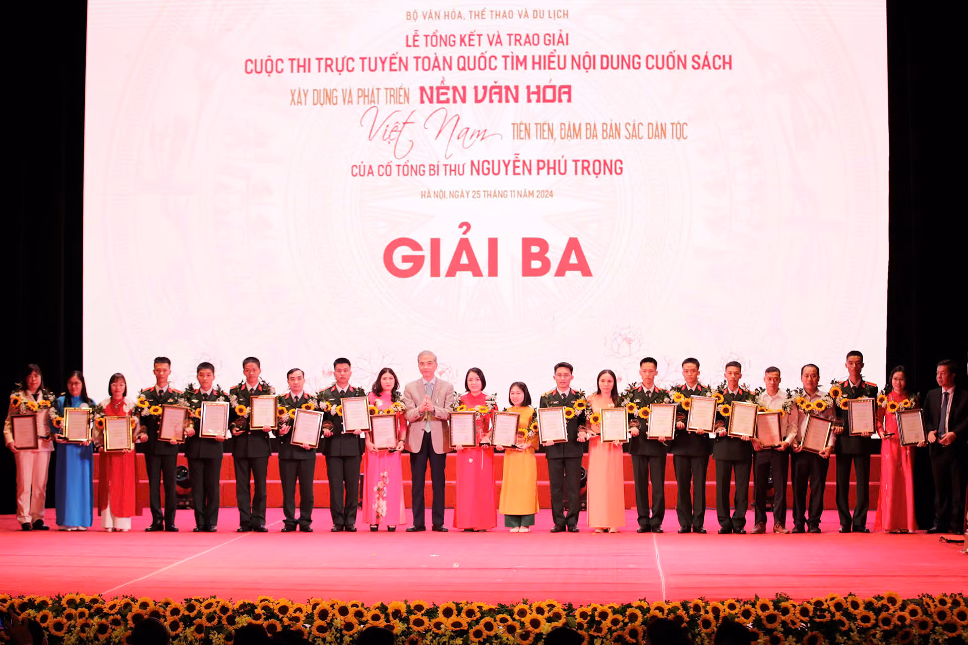 100 tập thể, cá nhân đoạt giải cuộc thi tìm hiểu cuốn sách của cố Tổng bí thư Nguyễn Phú Trọng về văn hoá -0