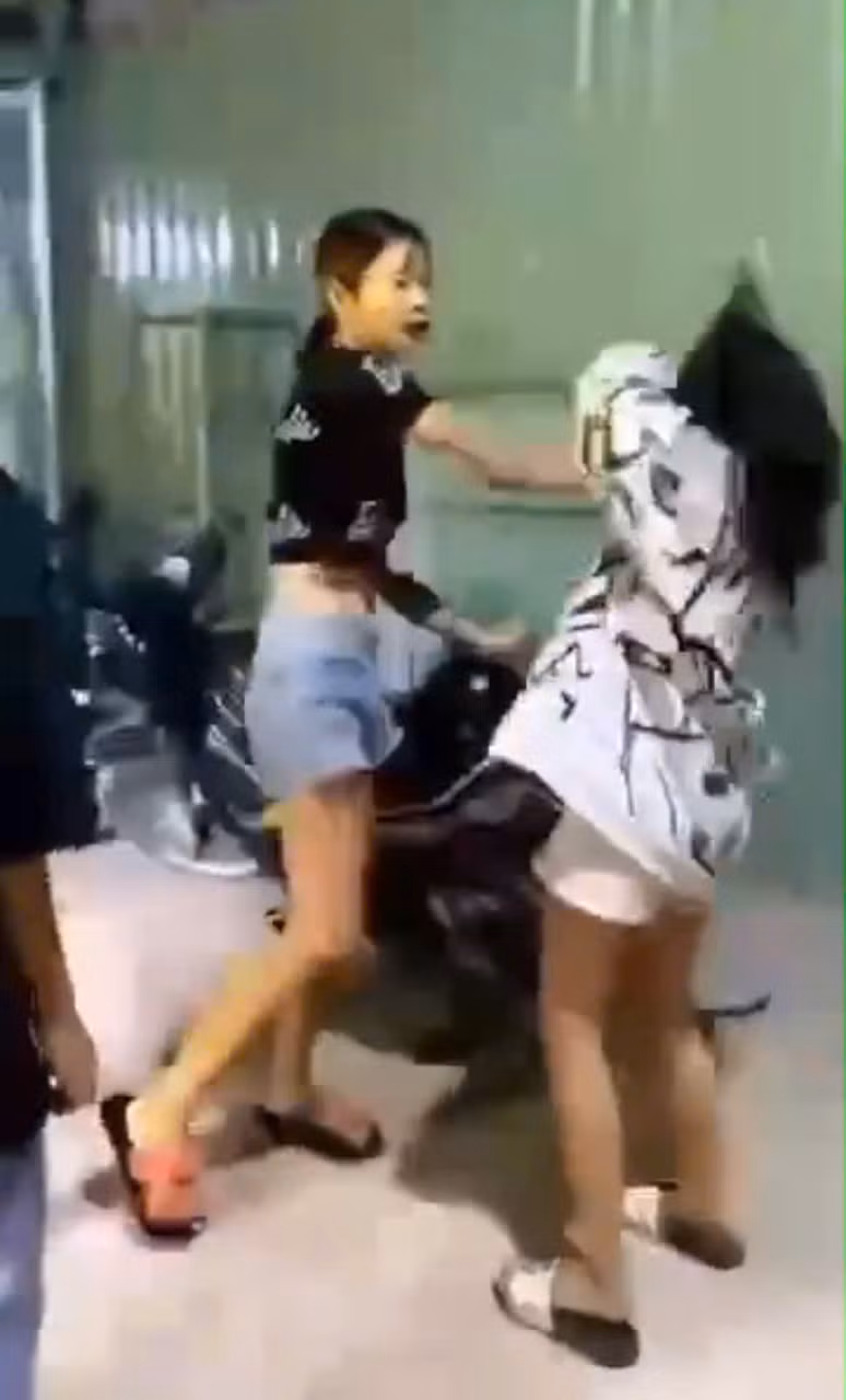 Xác định các đối tượng đánh hội đồng dã man nữ sinh lớp 7 -0