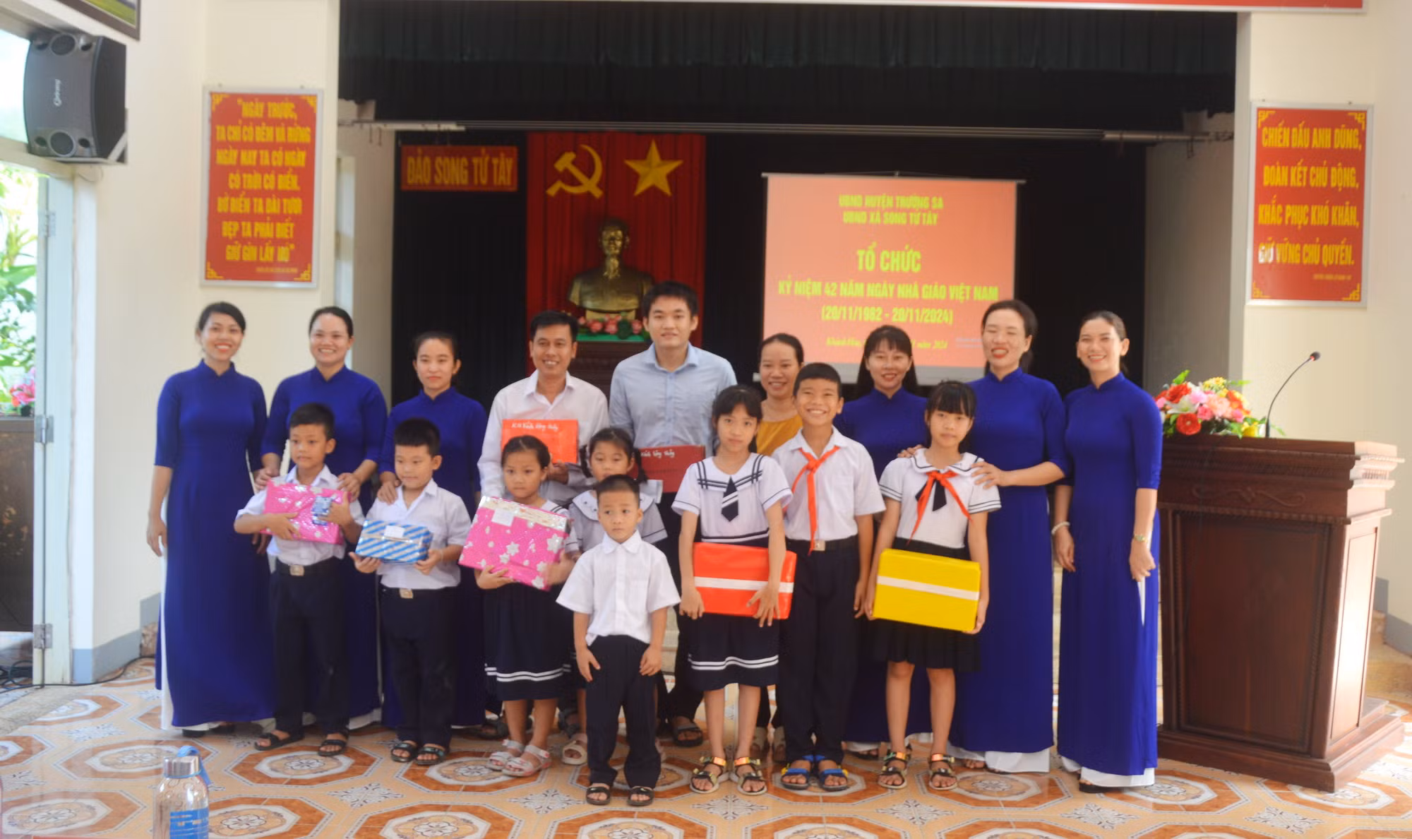  Ấm áp, bình dị Ngày Nhà giáo Việt Nam ở huyện đảo Trường Sa -0