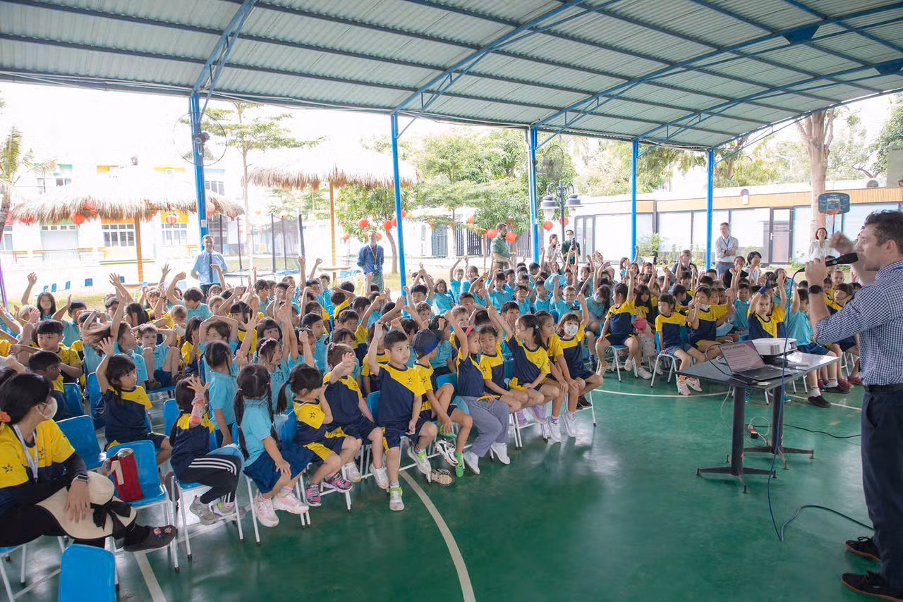 Cưỡng chế buộc chuyển trường quốc tế với 300 trẻ em và loạt vụ việc tranh chấp, sai phạm phía sau -0