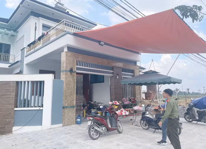 Bài 1: Nhường đất cho cao tốc -0