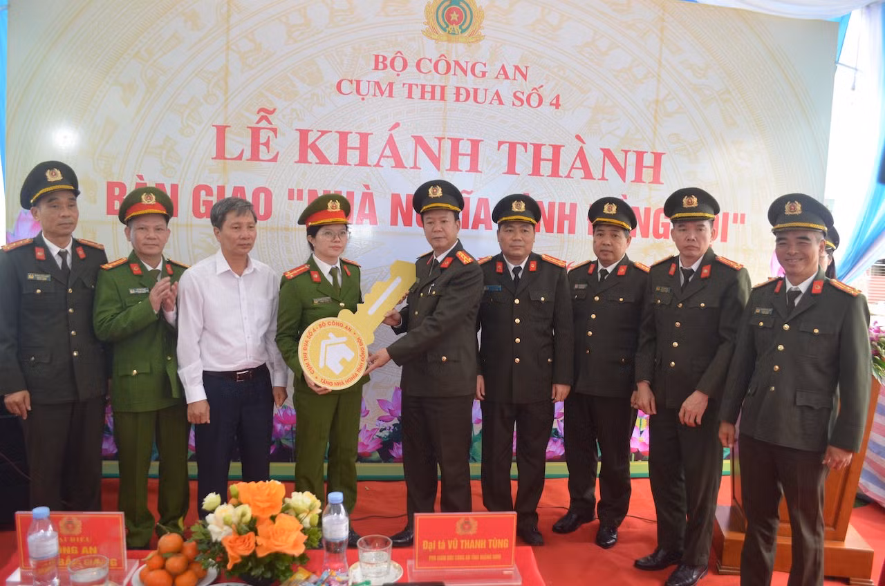 Cụm thi đua số 4 bàn giao 