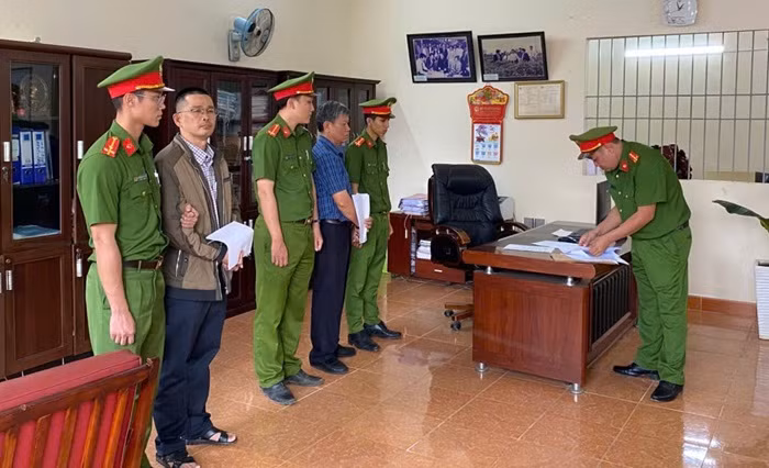 Bắt Giám đốc và Phó Giám đốc Công ty Chè Minh Rồng -0
