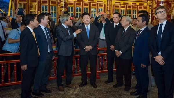 Huế đón bằng công nhận của UNESCO và công bố hoàn thành dự án tu bổ Điện Thái Hoà