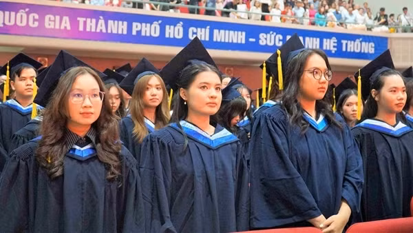 Trên 90% sinh viên đại học sau khi tốt nghiệp ở lại thành phố làm việc