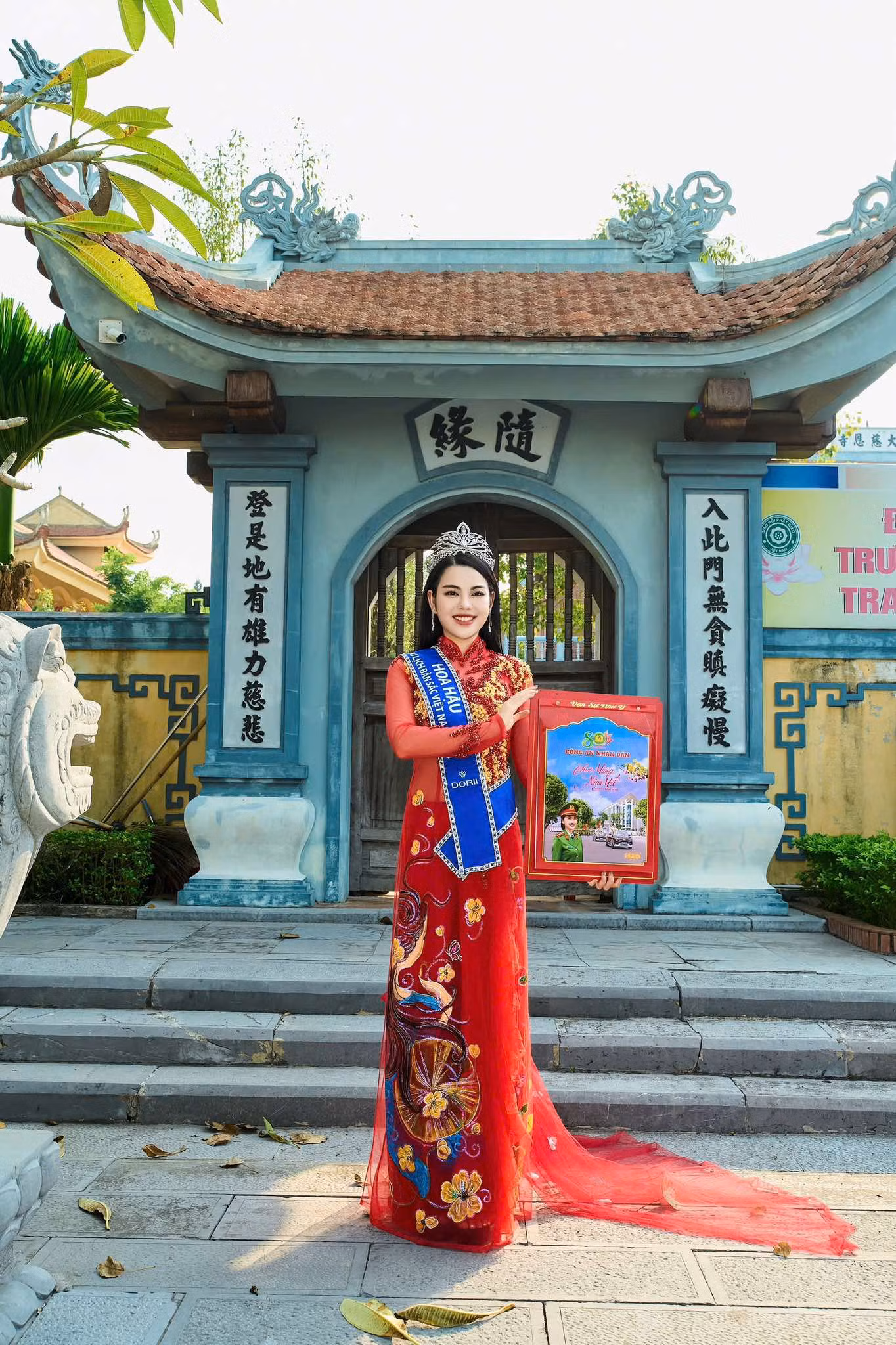 Hoa hậu Du lịch Bản sắc Việt Nam 2024 rạng ngời trong bộ ảnh lịch năm của Nhà xuất bản CAND -0