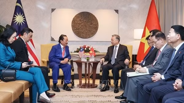 Tổng Bí thư Tô Lâm tiếp lãnh đạo các Tập đoàn lớn tại Malaysia